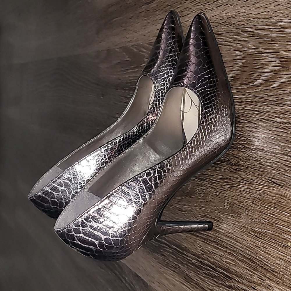 Sam & Libby Metallic Snakeskin Print Stiletto Heels EUC Size 8